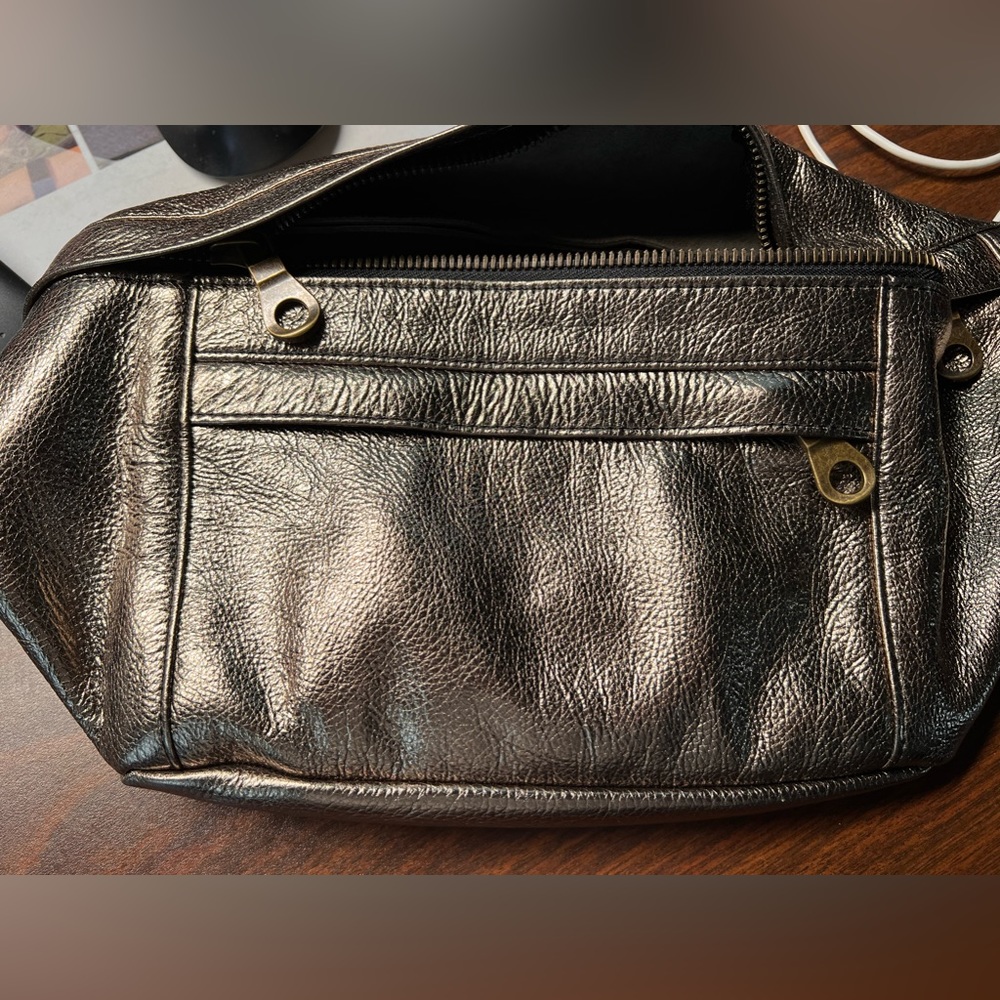 Parker Thatch Cross Your Heart Sling w/strap